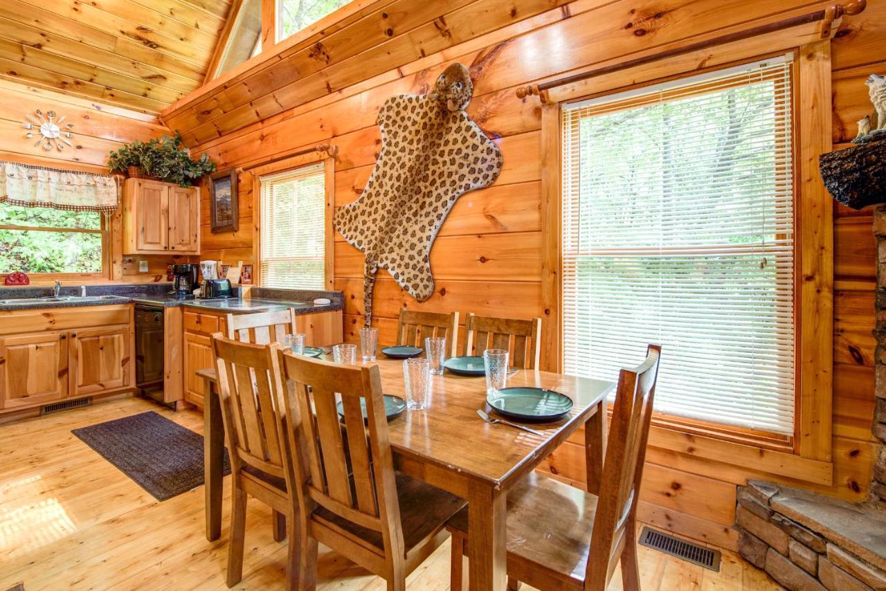 Cabin Of Dreams, 3 Bedroom Water View, Wifi, Hot Tub, Pool Table, Sleep 8 เซอเวียร์วีล ภายนอก รูปภาพ