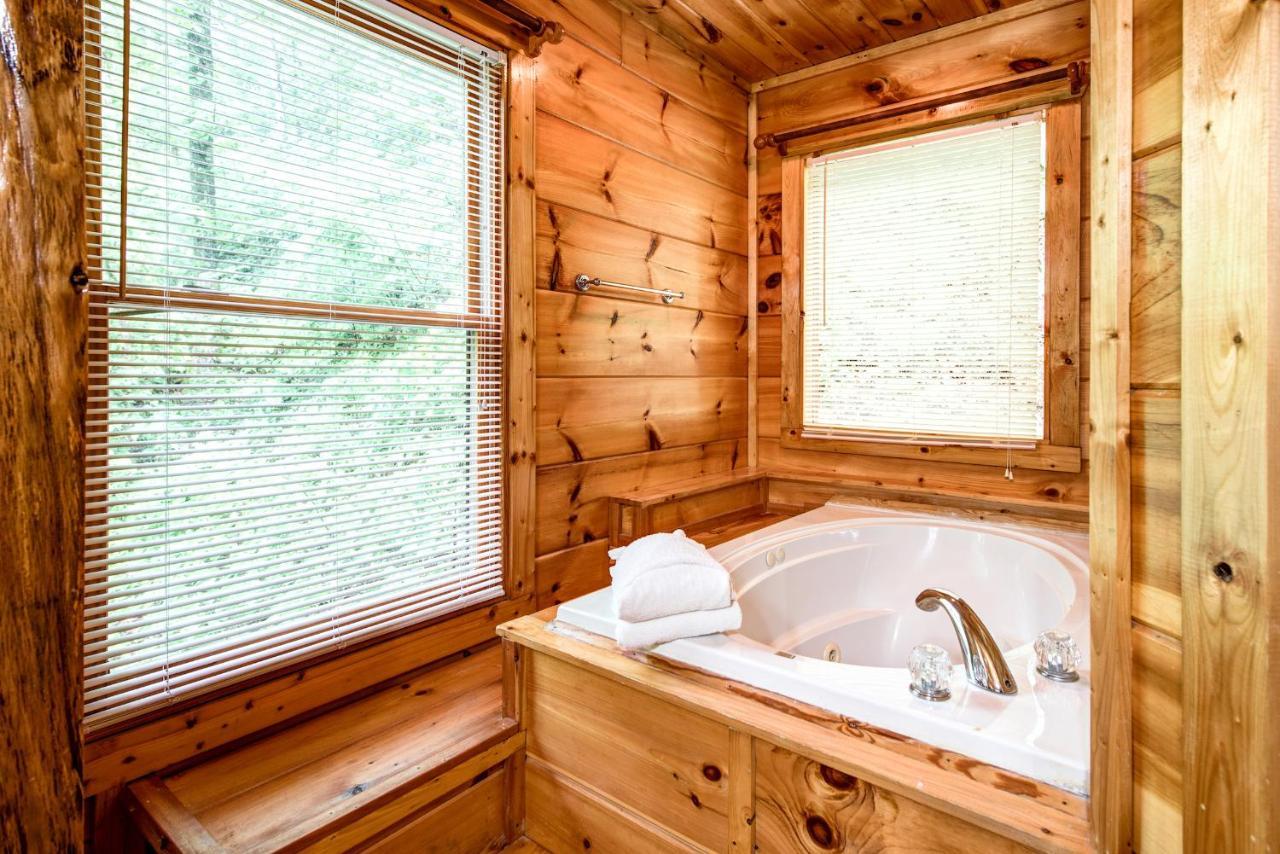 Cabin Of Dreams, 3 Bedroom Water View, Wifi, Hot Tub, Pool Table, Sleep 8 เซอเวียร์วีล ภายนอก รูปภาพ