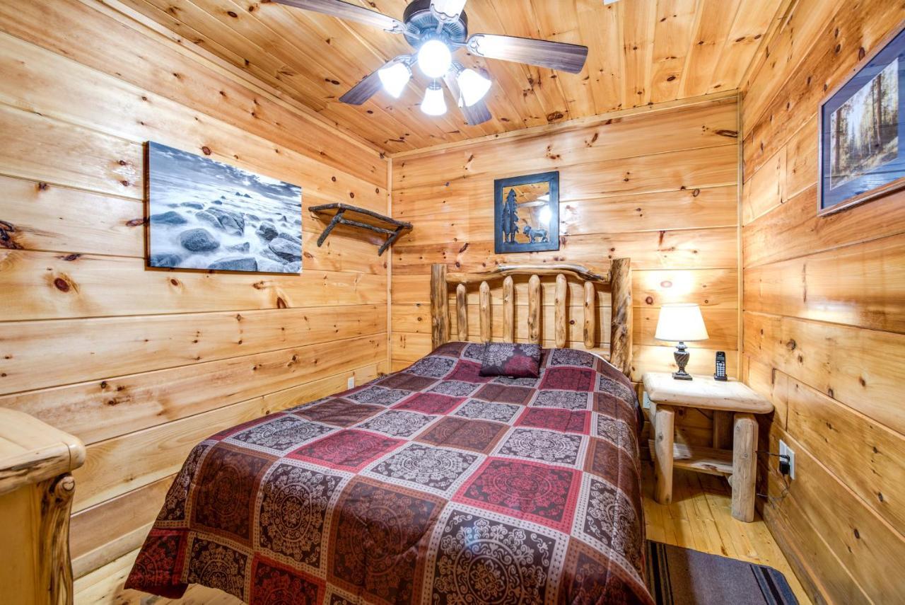 Cabin Of Dreams, 3 Bedroom Water View, Wifi, Hot Tub, Pool Table, Sleep 8 เซอเวียร์วีล ภายนอก รูปภาพ