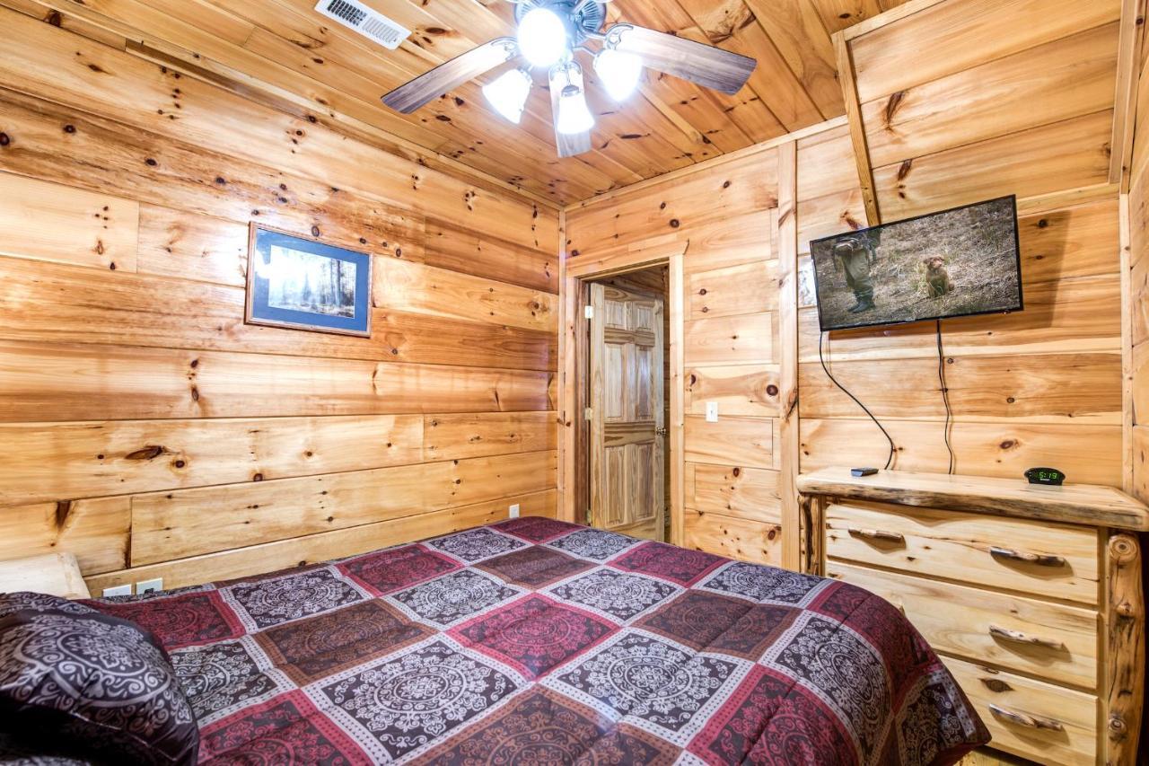 Cabin Of Dreams, 3 Bedroom Water View, Wifi, Hot Tub, Pool Table, Sleep 8 เซอเวียร์วีล ภายนอก รูปภาพ