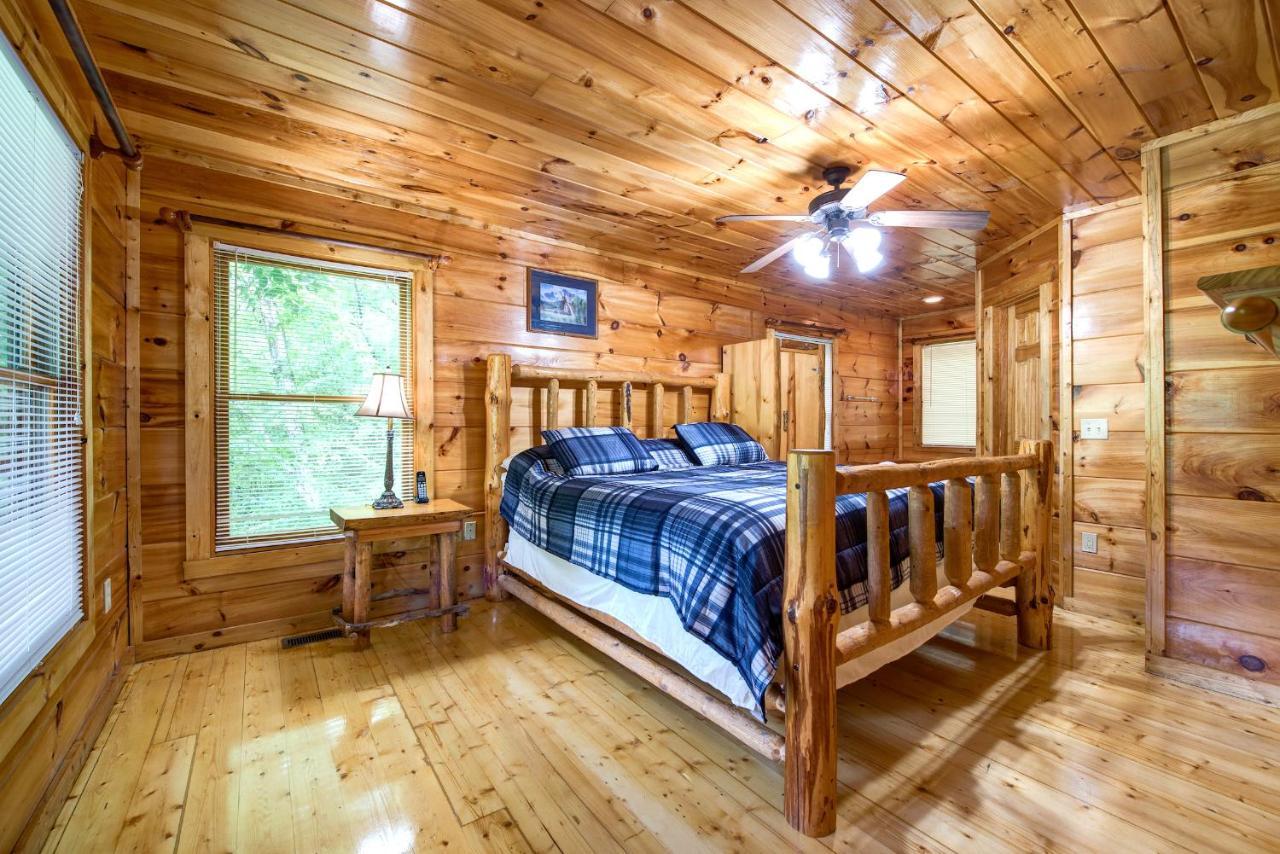 Cabin Of Dreams, 3 Bedroom Water View, Wifi, Hot Tub, Pool Table, Sleep 8 เซอเวียร์วีล ภายนอก รูปภาพ