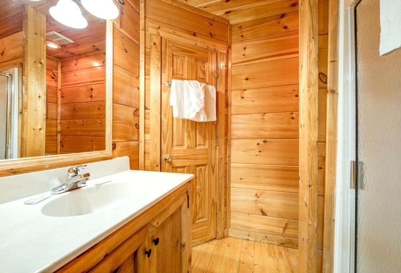 Cabin Of Dreams, 3 Bedroom Water View, Wifi, Hot Tub, Pool Table, Sleep 8 เซอเวียร์วีล ภายนอก รูปภาพ